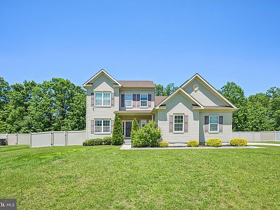 3rd image of 114 Summer Lea Dr