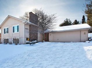 2681 Nightingale Ct, Chaska, MN 55318