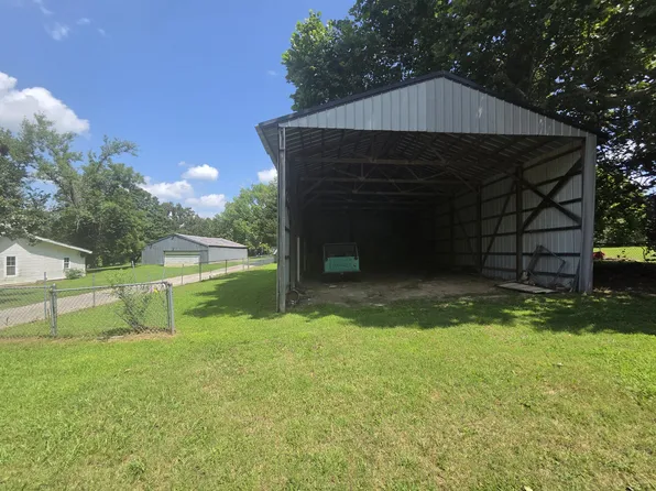 (undisclosed Address), Everton, MO 65646