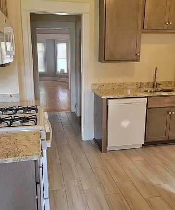 5th image of 2433 N Cramer St