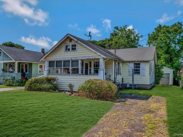 208 aka 685 Knapp PLace, Greenport, NY 11944