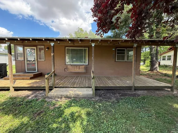204 S Wabash St, Oaktown, IN 47561