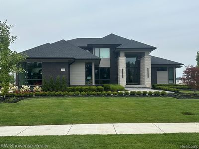 2555 Crystal Lake Dr, Commerce Township, MI, 48382