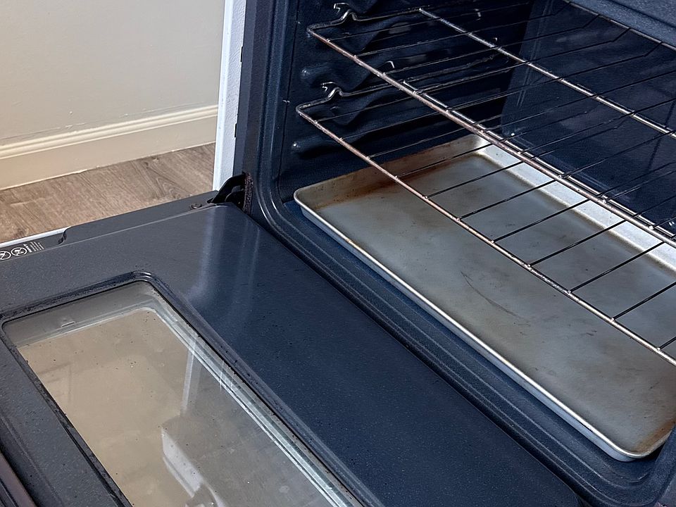 Oven of gas range