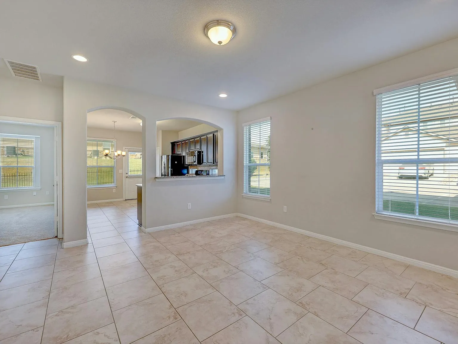 3 bed, 2.5 bath, 1757 sqft, $2,100 — Photo 2