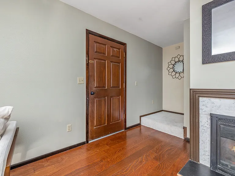 2228 E Roanoke Dr — Photo 10