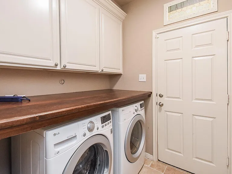 16915 Locust Springs Dr — Photo 15