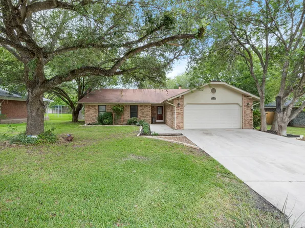 1546 Camellia Ln, New Braunfels, TX 78130