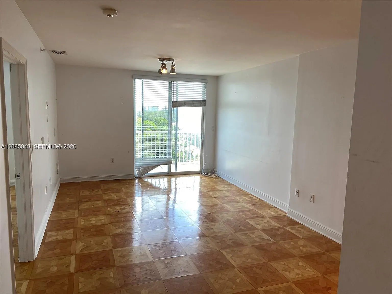 Grove View Condo — Photo 4