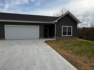 934 S Charles Seivers Blvd, Clinton, TN 37716