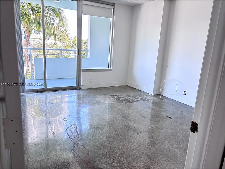 400 S Pointe Dr #408 — Photo 6