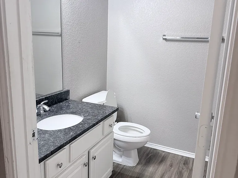 217 Harris Dr #22 — Photo 4