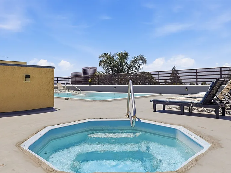 Parkview Apartments — Photo 5