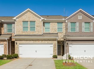 426 Trickum Pond Ln, Lawrenceville, GA 30044