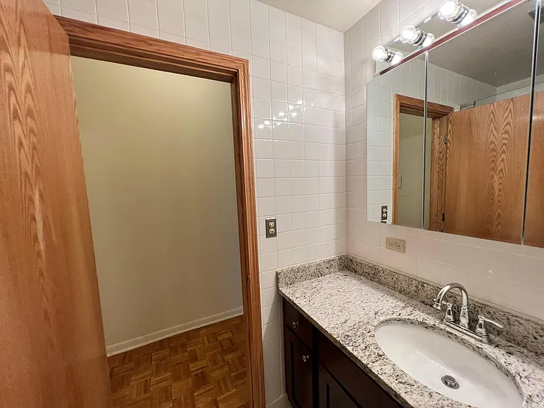 620 W Belmont — Photo 10