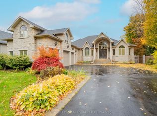 2370 Hammond Rd, Mississauga, ON L5K1T2