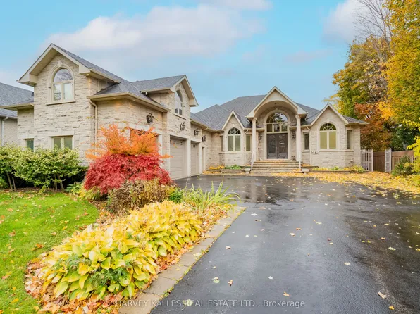 2370 Hammond Rd, Mississauga, ON L5K 1T2