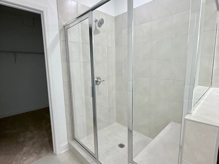 Master Bed Room Bath