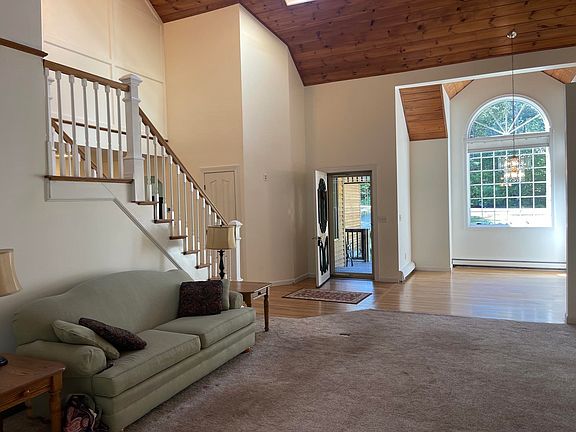 5th image of 146 Pine Hill Road