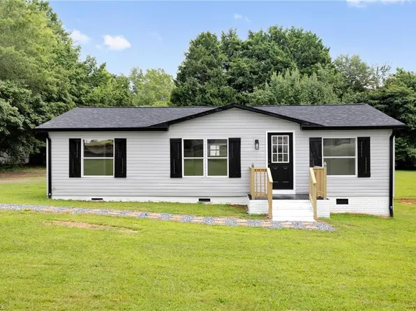 130 Andrew Dr, Reidsville, NC 27320