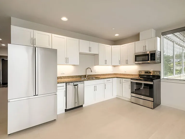 Pratej Apartments — Photo 18