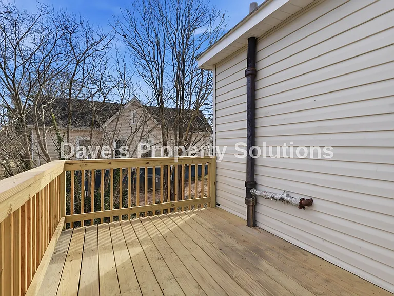408 Seaman St — Photo 29