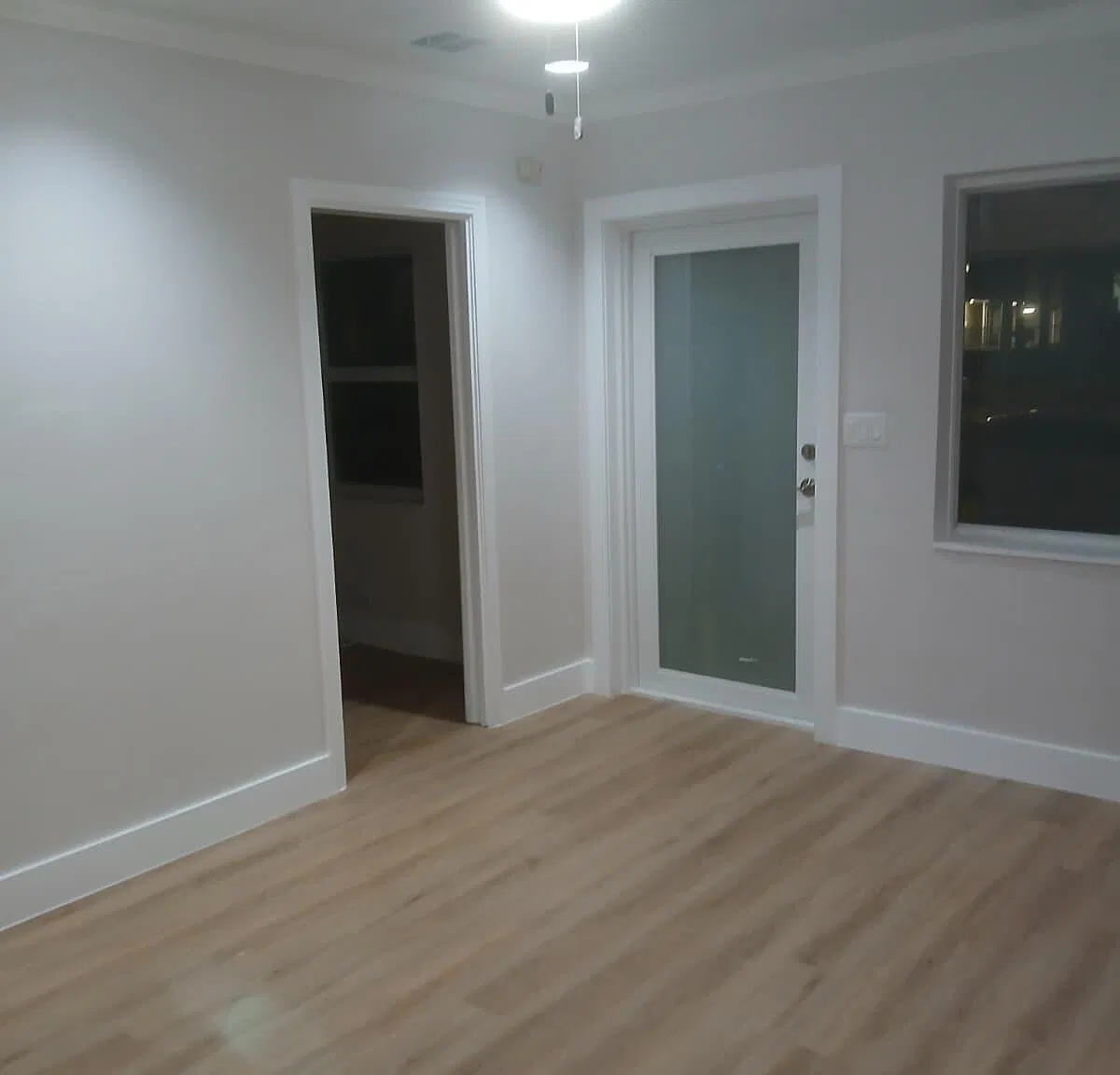 1 bed, 1.0 bath, 500 sqft, $1,900 — Photo 4