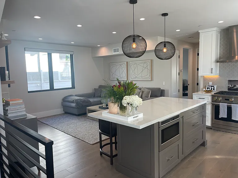 1313 W Bay Ave #B — Photo 5