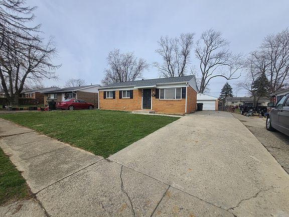 3rd image of 1868 Argyle Dr