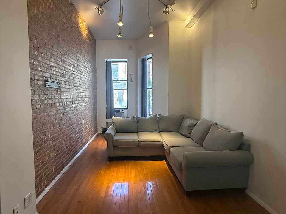 1st image of 368 W 46th St #1