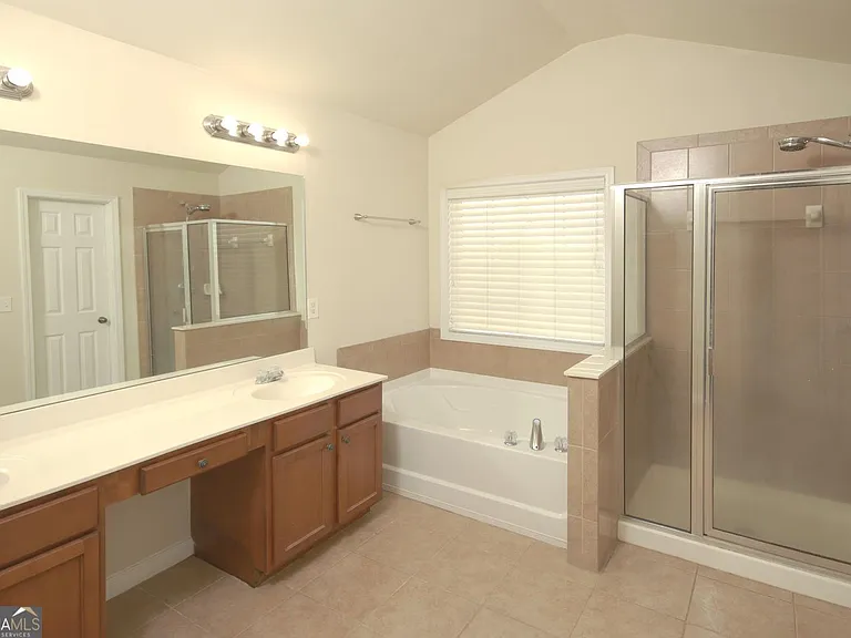 442 Crestmont Ln — Photo 15