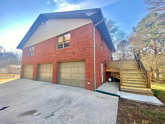 2nd image of 435 Broadway St