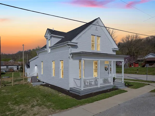 210 John St, Higginsport, OH 45131