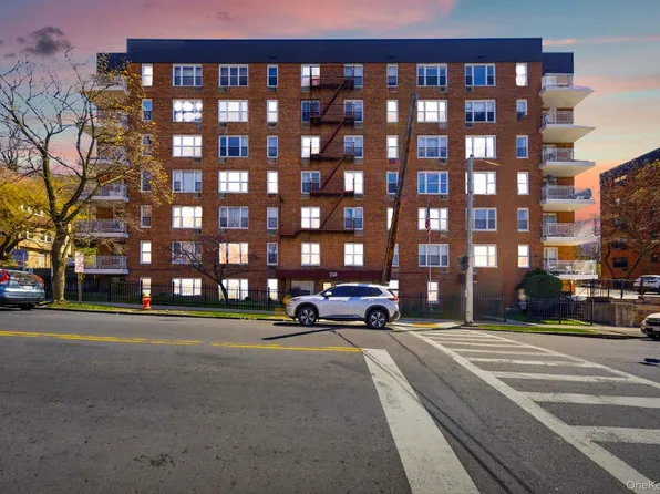 250 N Broadway #5B, Yonkers, NY 10701