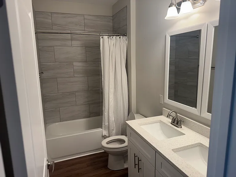 180 Bradford Ct — Photo 9
