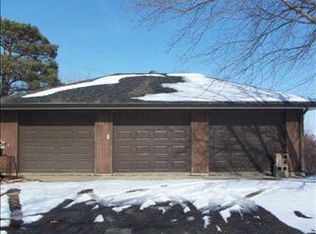 16808 Military Rd, Bennington, NE 68007