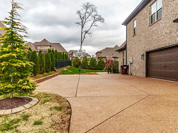 4th image of 2024 Hawkwell Cir