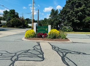 8 Shadowbrook Ln APT 40, Milford, MA 01757