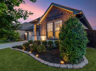 3909 Sunflower Dr, Aubrey, TX 76227