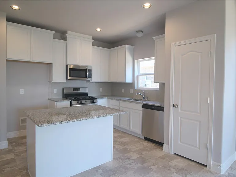 3419 Hughes Meadow Way — Photo 7