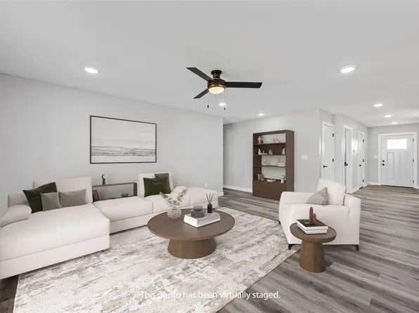 108 W Washington St, Norway, IA 52318