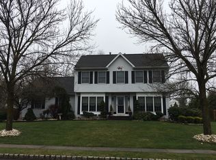 14 Dutchess Ln, Dayton, NJ
