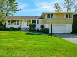 18 Hayhurst Rd, New Rochelle, NY 10804