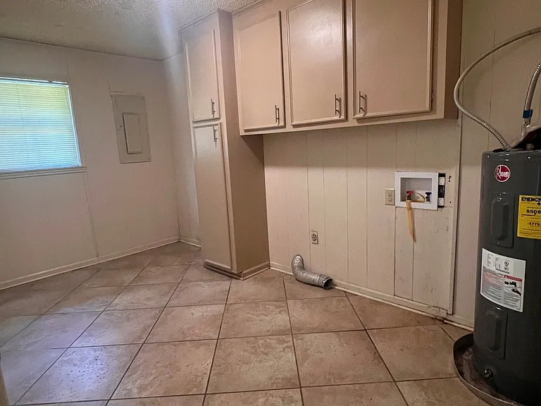 325 Lakeridge Trl — Photo 17