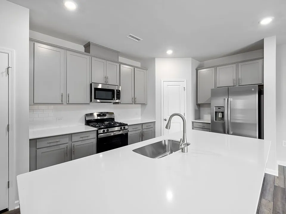 SkyMor Geneva apartments community photo