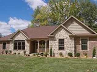 1954 Deer Creek Cir, Columbus, IN