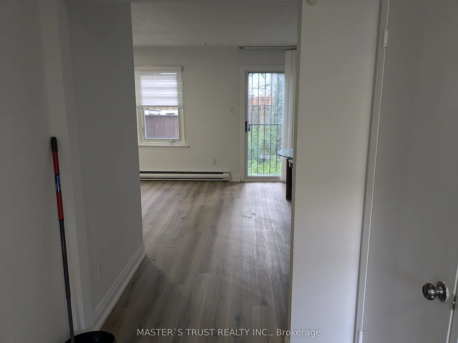 3 bed, $3,000 — Photo 2