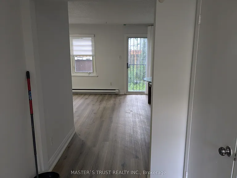 2075 Warden Ave S #29 — Photo 2