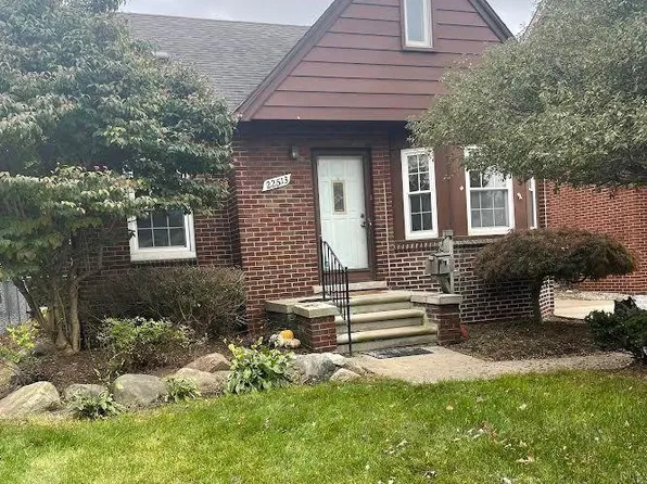 22513 Cobb St, Dearborn, MI 48128
