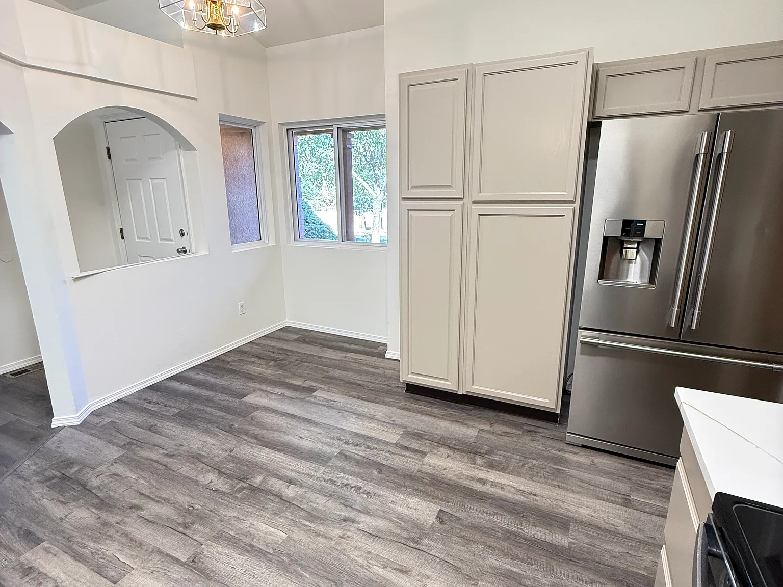 5 bed, 2468 sqft, $2,800 — Photo 3